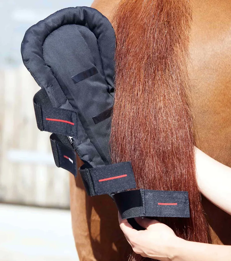 Premier Equine Carbon Tech Anti-Slip Tail Guard Black 2 Premier Equine Carbon Tech Anti-Slip Tail Guard Black - Image 2