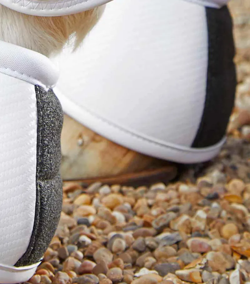 Premier Equine Carbon Tech Kevlar No-Turn Over Reach Boots White 4 Premier Equine Carbon Tech Kevlar No-Turn Over Reach Boots White - Image 4