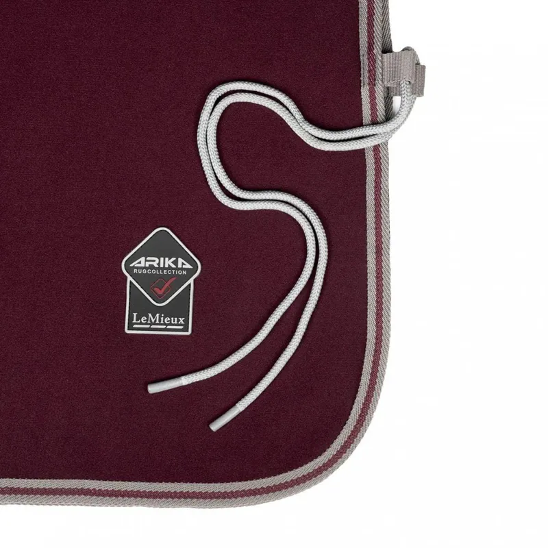 LeMieux Arika Jersey-Tek Rug Burgundy 4 LeMieux Arika Jersey-Tek Rug Burgundy - Image 4