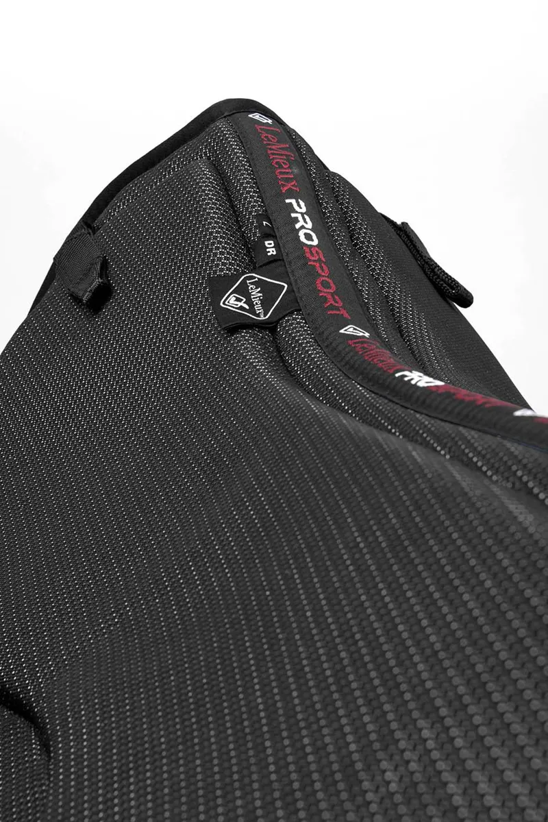 LeMieux Ultra Mesh Dressage Square Black 2 LeMieux Ultra Mesh Dressage Square Black - Image 2