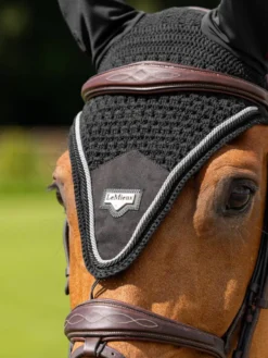 LeMieux Puissance Fly Hood Black -PREMIER EQUINE it03804 lifestyle puissanceflyhood black 6 copy