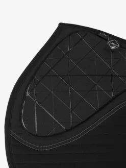 LeMieux Soft Shell Anti Slip Euro Jump Pad Black -PREMIER EQUINE lm saddlepad softshell ej black details hr